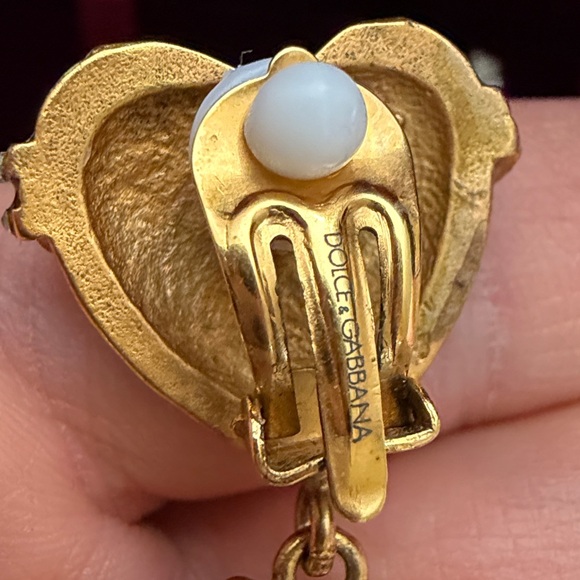 DOLCE & GABBANA Gold Brass Heart Devotion DG Clip on dangling Earrings - Picture 5 of 7